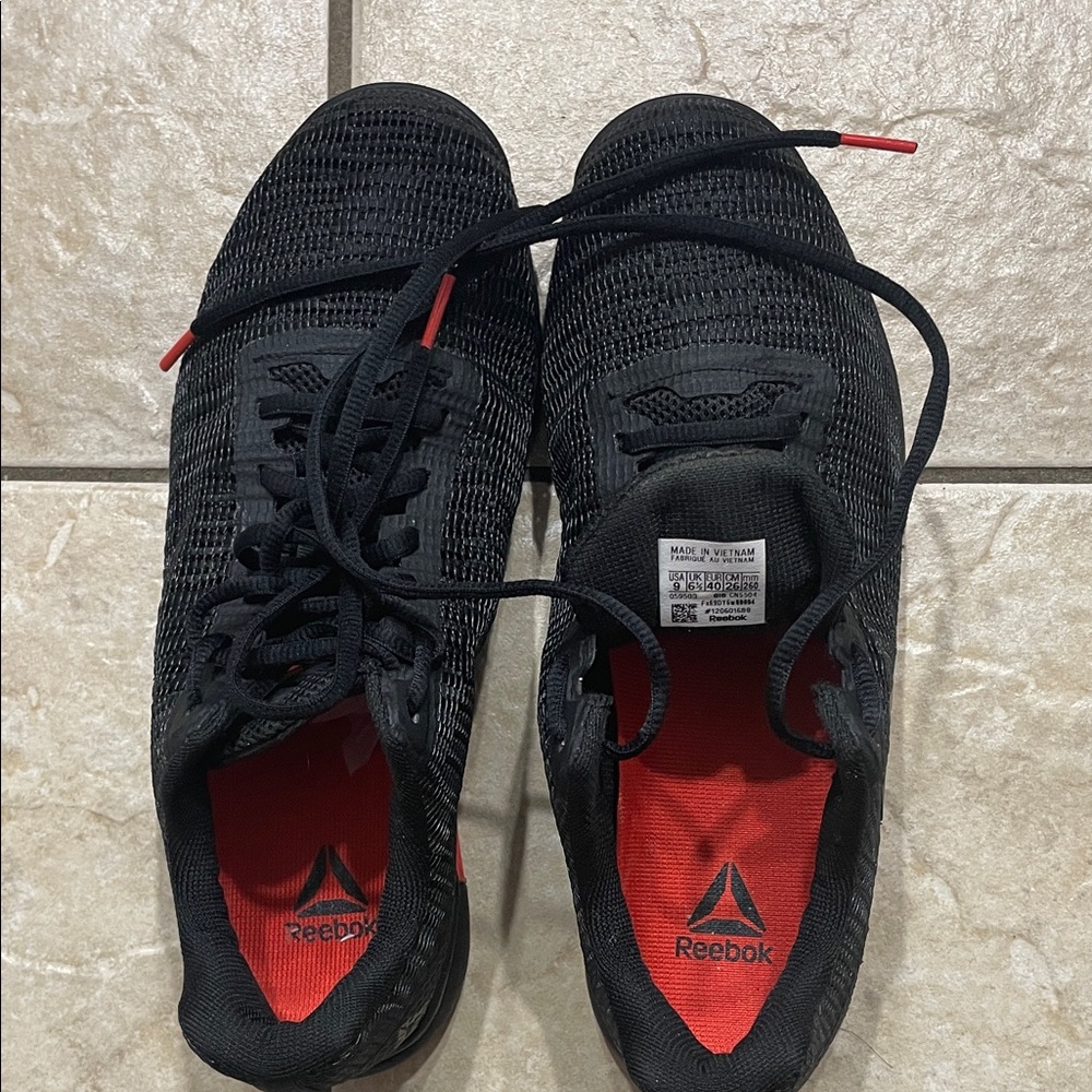 Reebok Men's Black and Red Athletic Shoes
